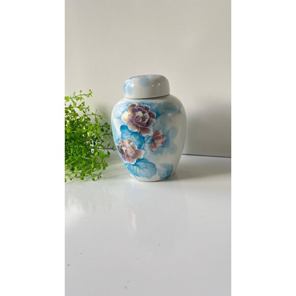 Vintage Japanese Ceramic Ginger Jar With Floral Design Chinoiserie Home Decor - Picture 2 of 8